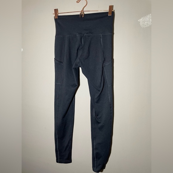 Offline by Aerie Black High-Waisted Leggings Size M - Picture 4 of 4